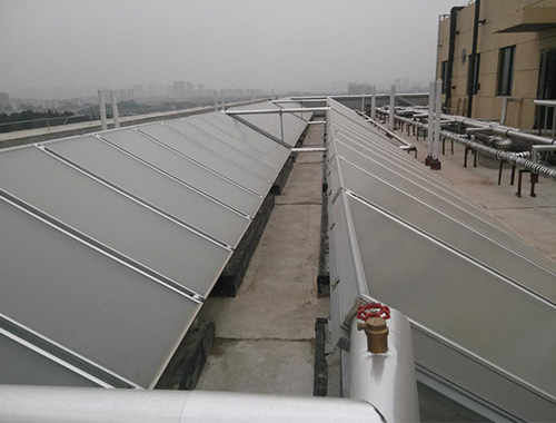 湖南麓谷置業(yè)有限公司金導(dǎo)園F2、F4平板太陽(yáng)能熱水工程